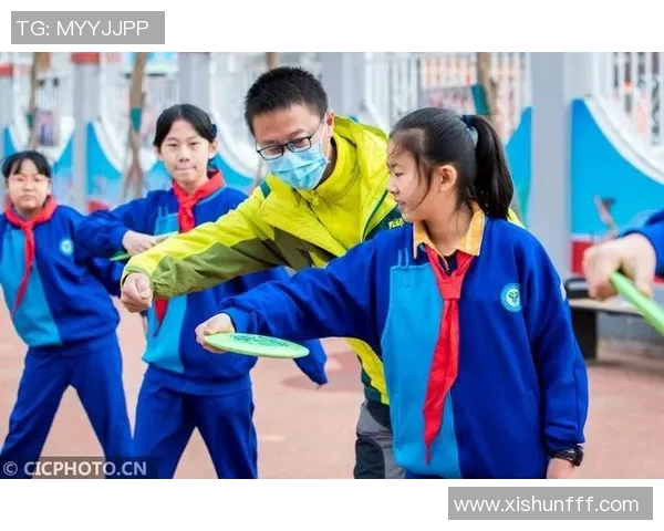 周娜亲授飞盘技巧与心得分享助你轻松掌握这项运动的乐趣与魅力 周娜亲授飞盘技巧与心得分享助你轻松掌握这项运动的乐趣与魅力