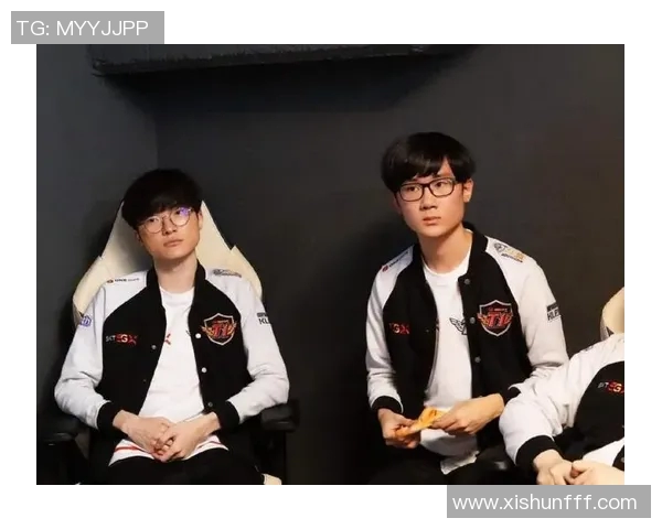 FPX战队在大师赛积分榜上以70分稳居第一位置展现强劲实力 FPX战队在大师赛积分榜上以70分稳居第一位置展现强劲实力