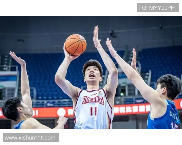 余嘉豪：从新星崛起到篮球赛场的璀璨传奇之路