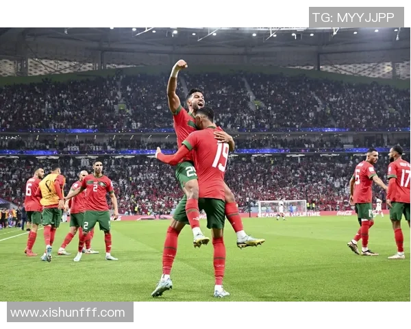 拿玻里与皇家社会的精彩对决揭示足球战术与团队协作的完美结合